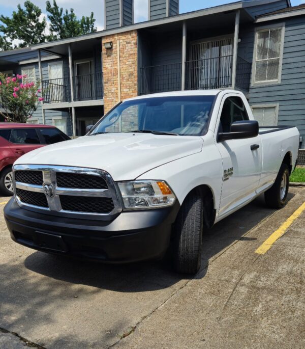 19 Dodge RAM V6 3.6L Tradesman - Image 2